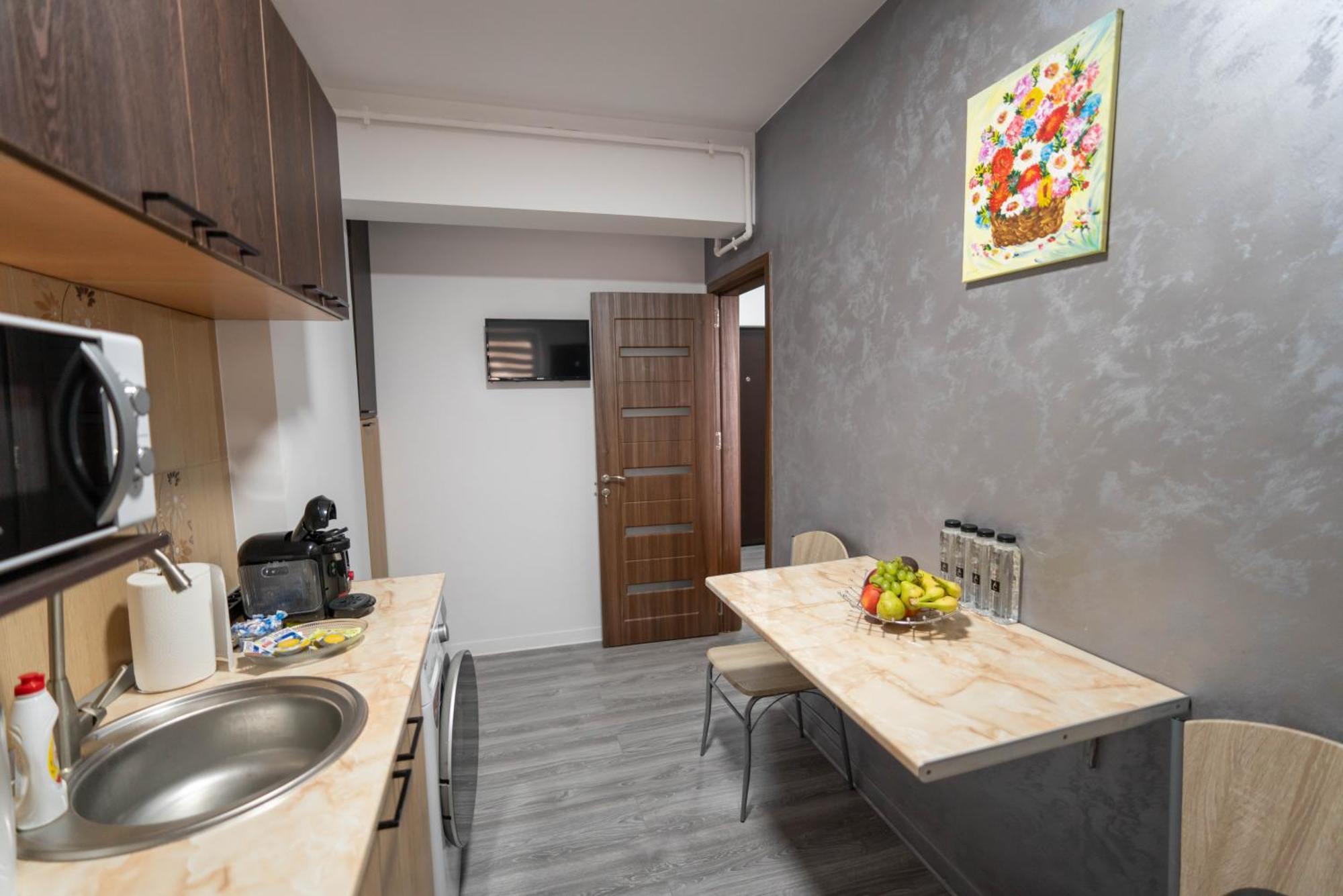Hotel Studio Titan Букурещ Екстериор снимка