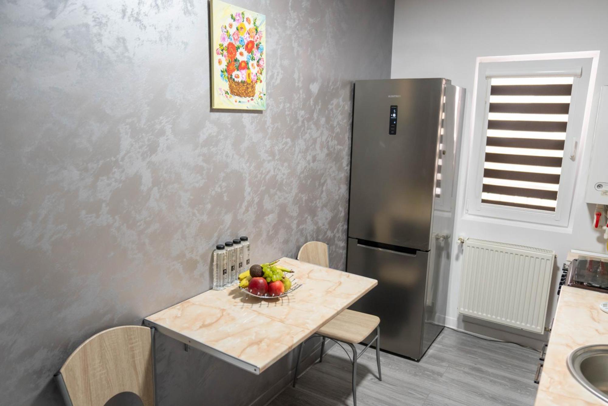 Hotel Studio Titan Букурещ Екстериор снимка